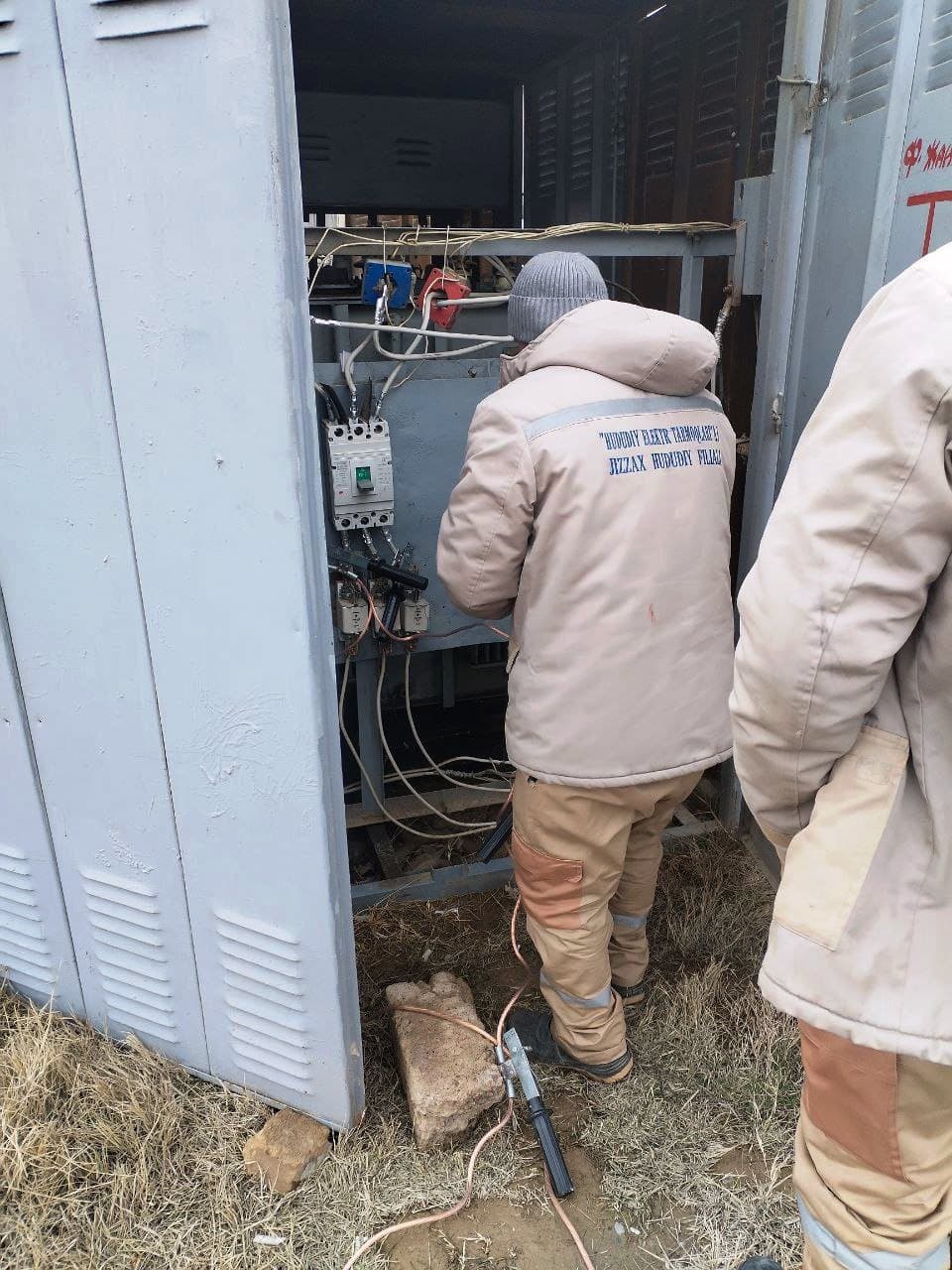 Paxtakor tumani Samarqand mahallasida transformator nosozligi bartaraf etildi