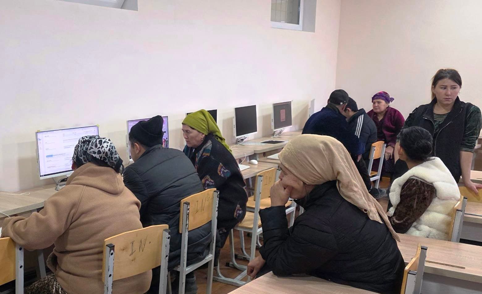 Aholi va qishloq xo‘jaligini onlayn ro‘yxatga olish jarayoni doirasida har bir hududdagi umumta’lim maktablarida maxsus shtablar tashkil etilgan.