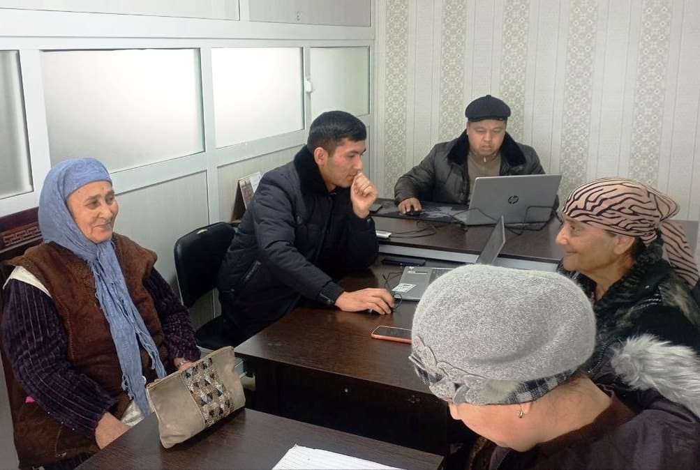 Paxtakor tumani mahalla binolarida tashkil etilgan aholini va qishloq xo‘jaligini ro‘yxatga olish shtablarida ishlar qizg‘in davom etmoqda!