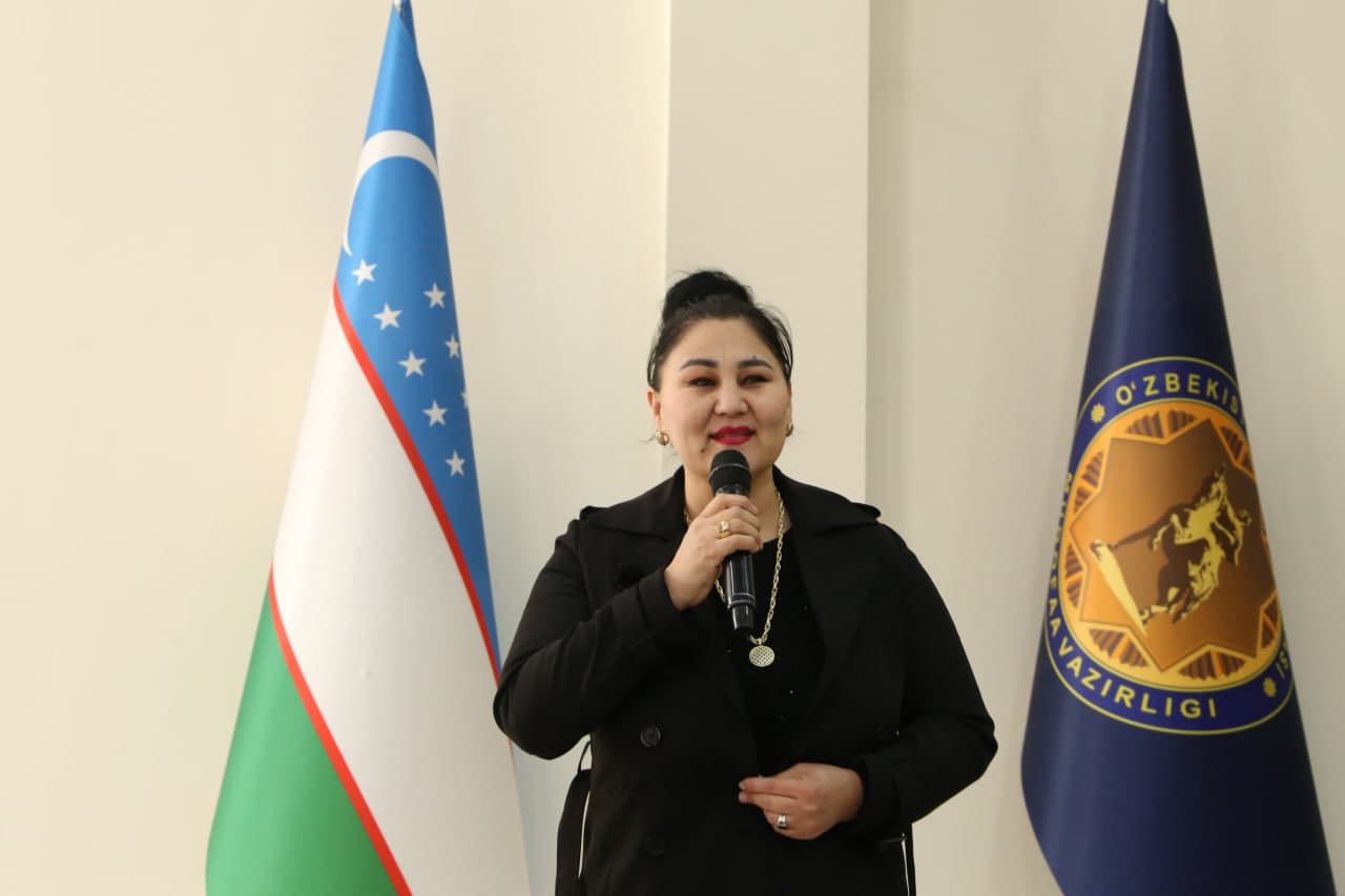 Paxtakor tumani hokimi muddatli harbiy xizmatni o‘tayotgan askarlar bilan uchrashdi.