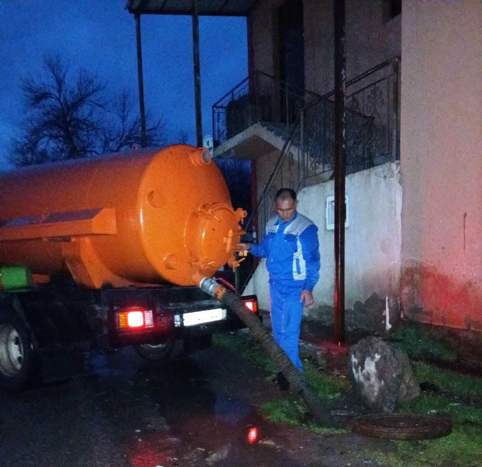 Suv ta’minoti korxonasi xodimlari tomonidan 24 soatlik uzluksiz ish rejimida aholiga qulaylik yaratmoqda