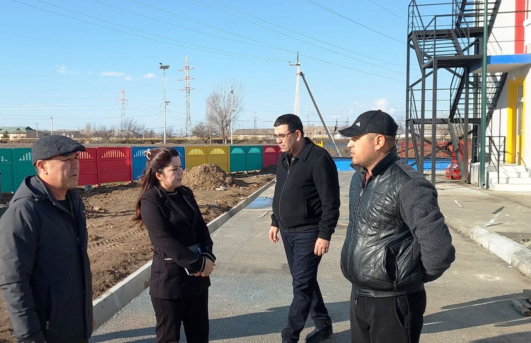 Paxtakor tumanida qurilish va obodonlashtirish ishlari o‘rganildi