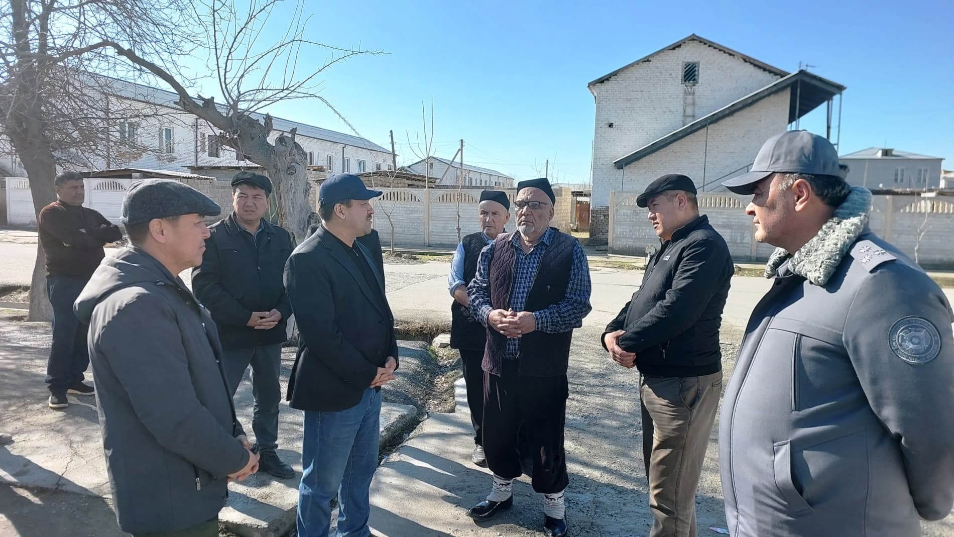 Paxtakor tumanida qurilish va obodonlashtirish ishlari o‘rganildi