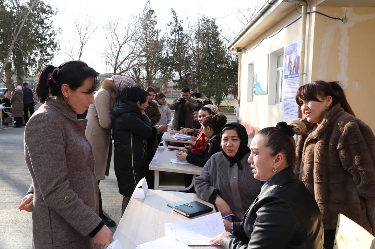 Paxtakor tumanida “Bo‘sh ish o‘rinlari” mehnat yarmarkasi o‘tkazildi