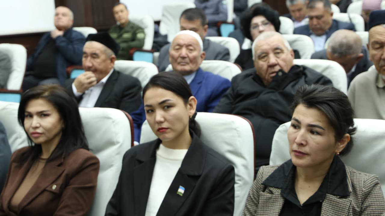 Xalq deputatlari Paxtakor tumani Kengashining yettinchi chaqiriq yigirma birinchi sessiyasi bo‘lib o‘tdi.