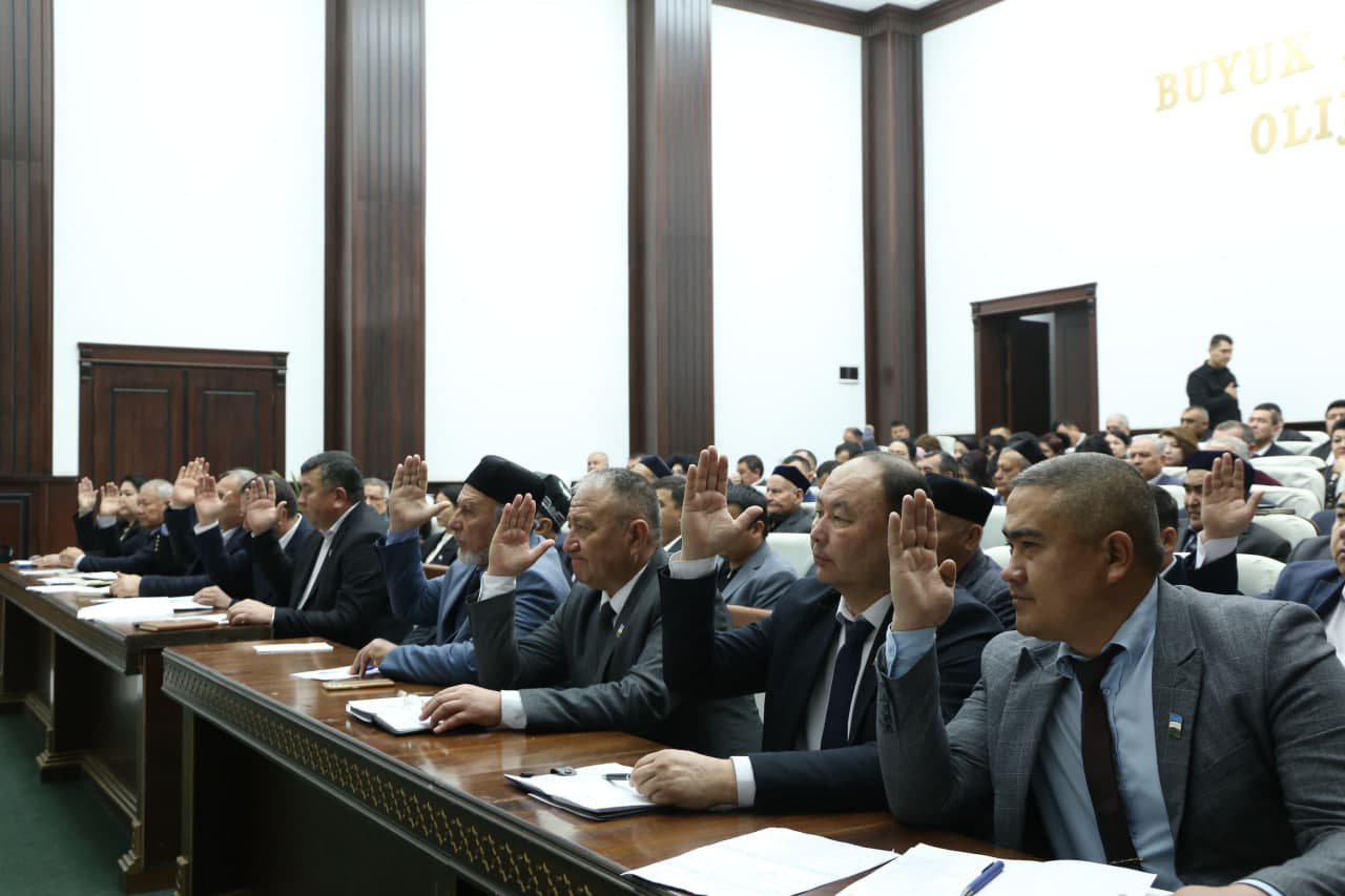 Xalq deputatlari Paxtakor tumani Kengashining yettinchi chaqiriq yigirma birinchi sessiyasi bo‘lib o‘tdi.