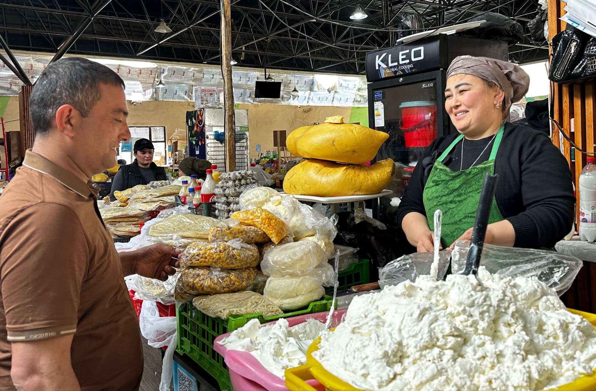 PAXTAKOR TUMANI “EKOBOZOR”DA ARZONLASHTIRILGAN SAVDO YARMARKASI TASHKIL ETILDI