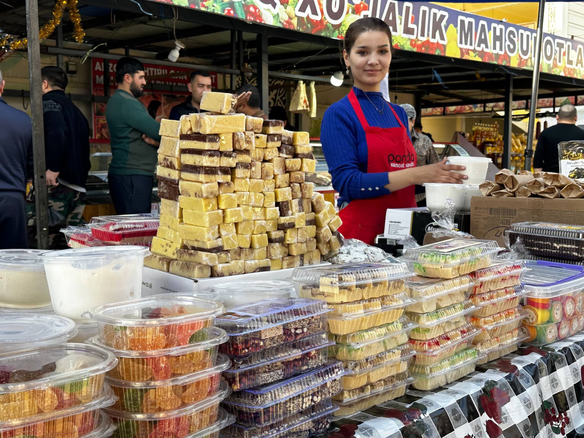 PAXTAKOR TUMANI “EKOBOZOR”DA ARZONLASHTIRILGAN SAVDO YARMARKASI TASHKIL ETILDI
