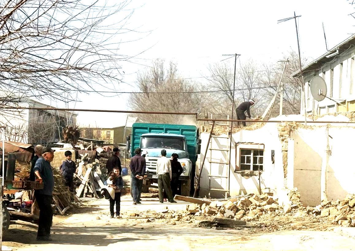 Paxtakor tumanining Bog‘ishamol mahallasida bunyodkorlik ishlari davom etmoqda