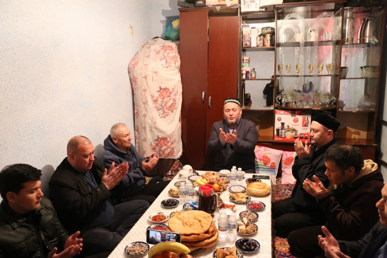 Do'stlik mahallasida Ramazon oyi munosabati bilan mahalla vakillari tomonidan iftorlik dasturxoni tashkil etildi.