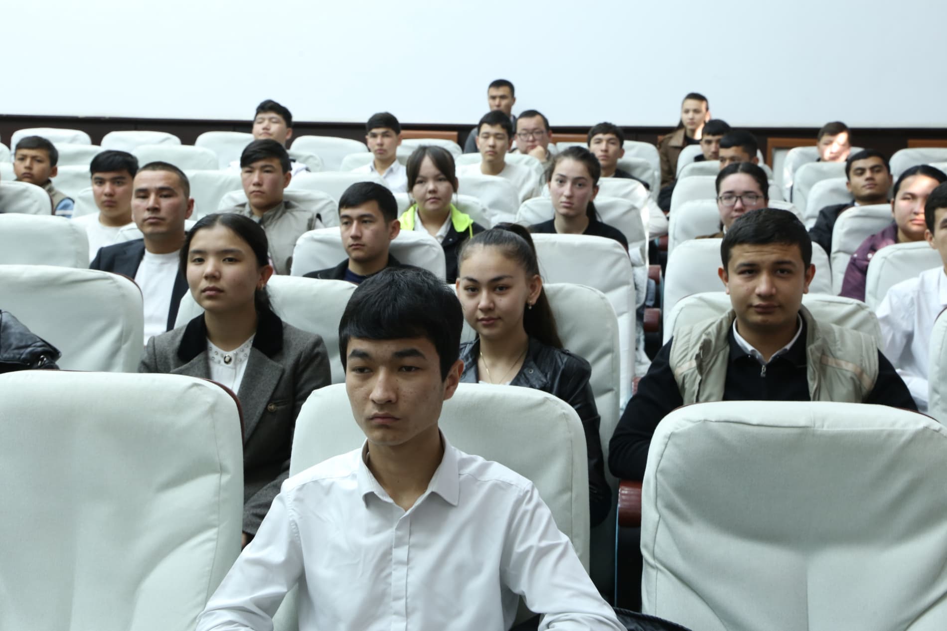 Yoshlar bilan muloqot – kelajakka sarmoya