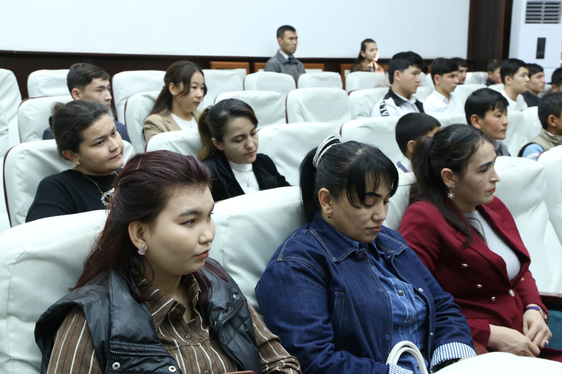 Yoshlar bilan muloqot – kelajakka sarmoya