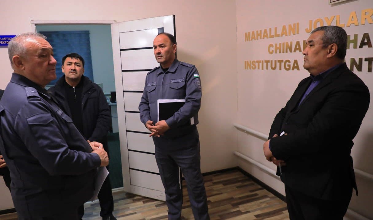 Jizzax viloyati IIB boshligʻi Paxtakor tumanida jamoat xavfsizligini taʼminlash borasida amalga oshirilayotgan ishlar bilan tanishdi.