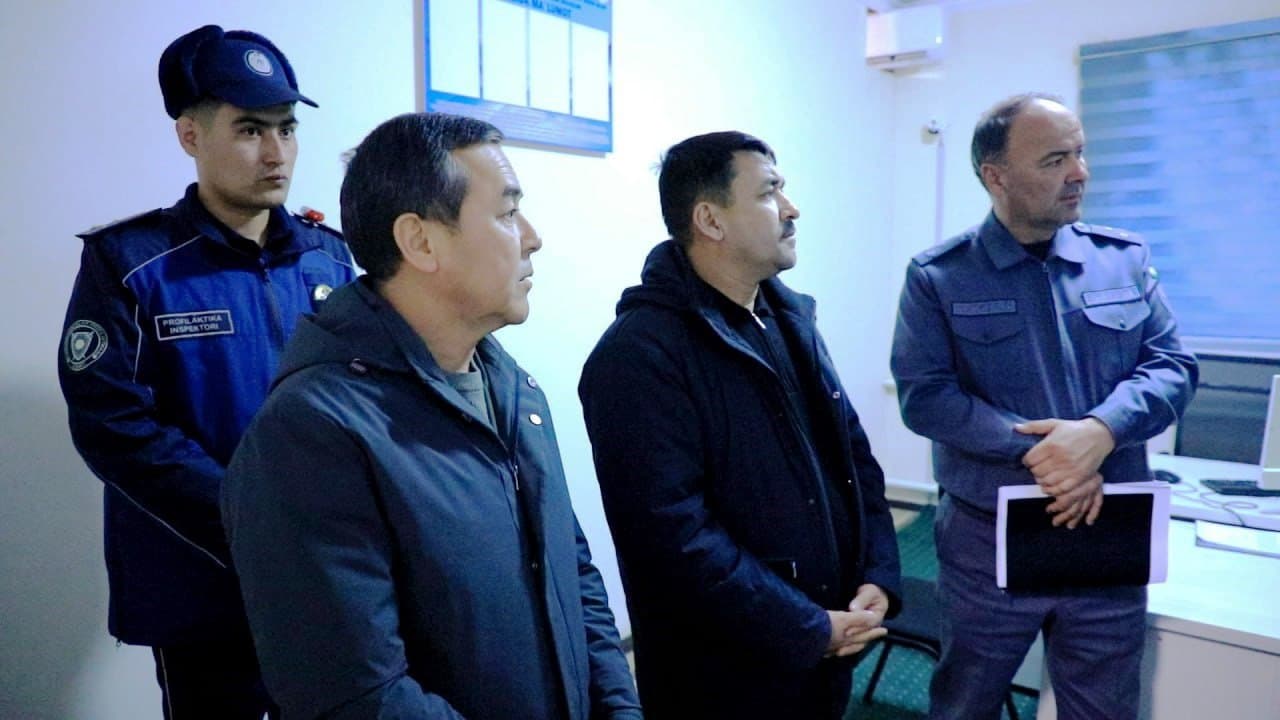 Jizzax viloyati IIB boshligʻi Paxtakor tumanida jamoat xavfsizligini taʼminlash borasida amalga oshirilayotgan ishlar bilan tanishdi.