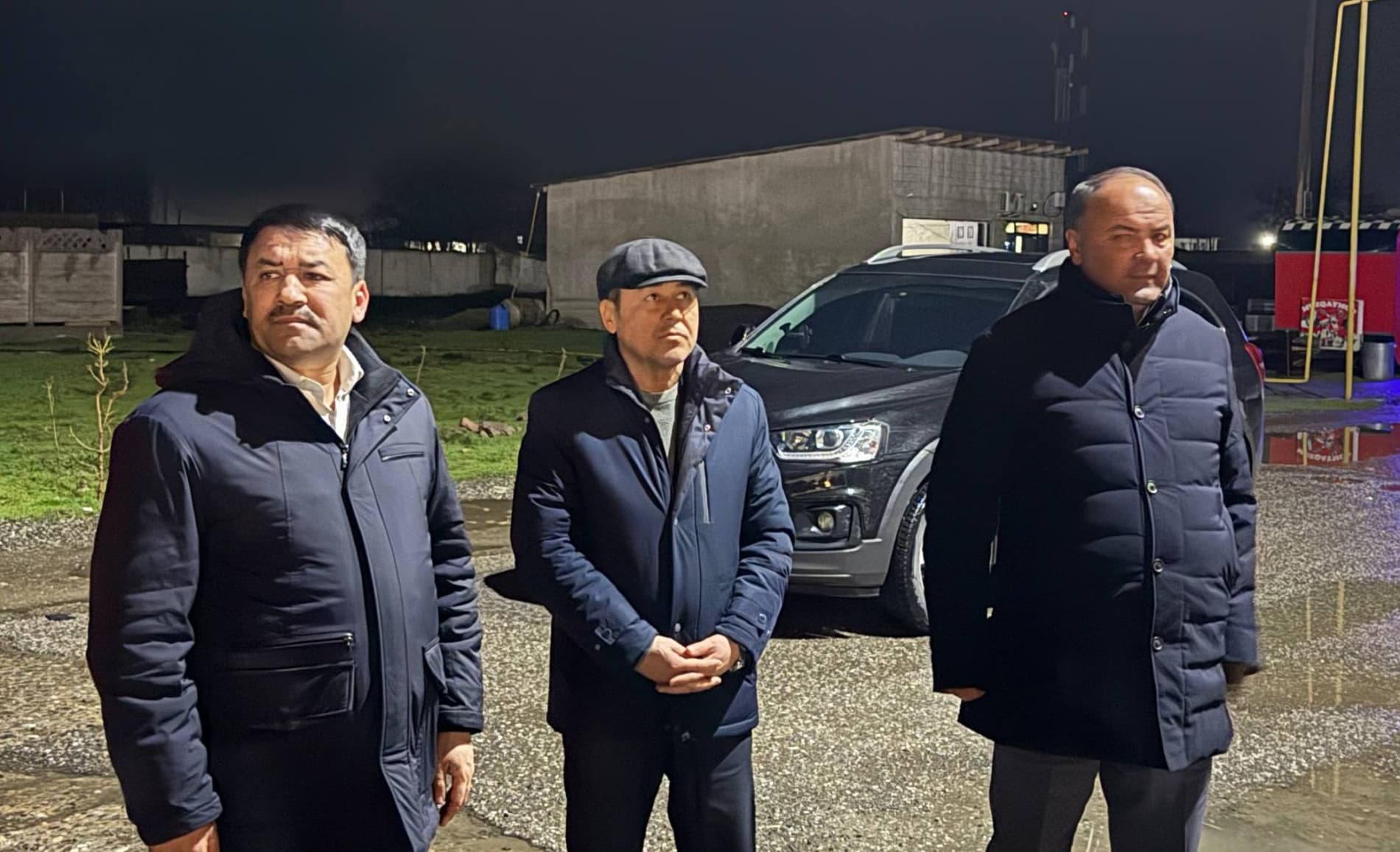 Mahallada qarorlar ijrosi yuzasidan amalga oshirilayotgan ishlar atroflicha ko‘zdan kechirildi.