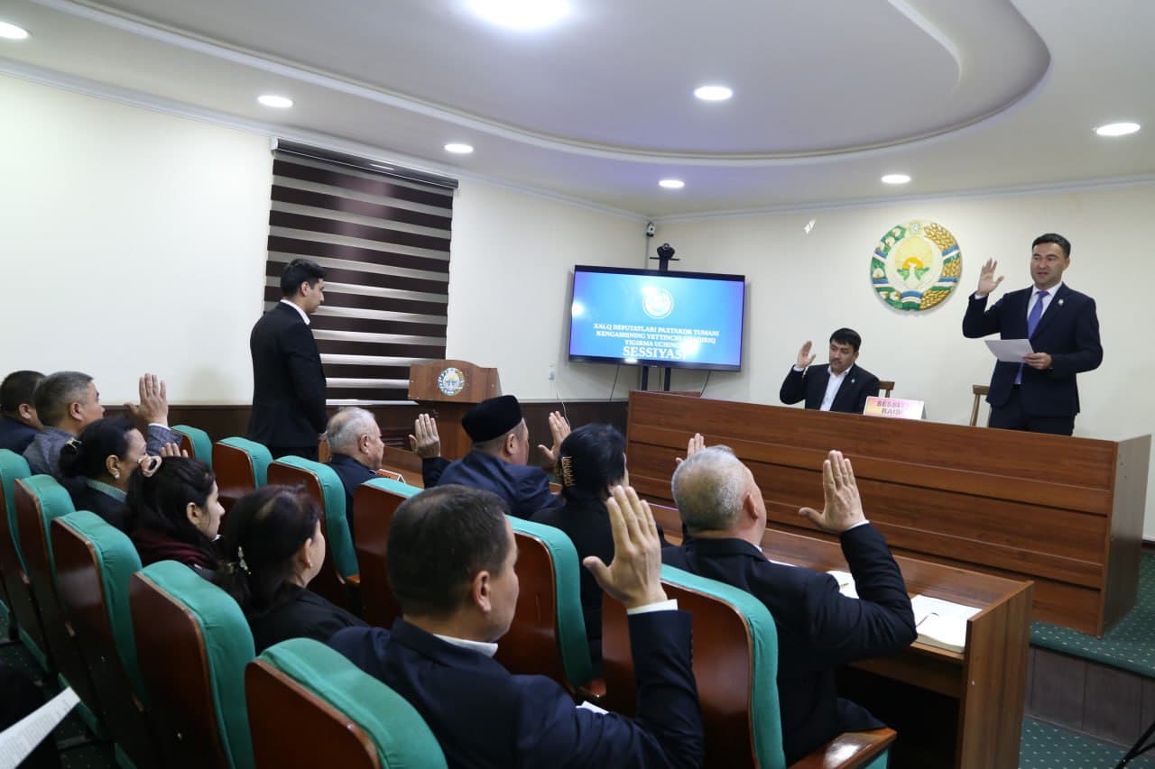 XALQ DEPUTATLARI PAXTAKOR TUMAN KENGASHINING YETTINCHI CHAQIRIQ YIGIRMA UCHINCHI SESSIYASI O‘TKAZILDI.
