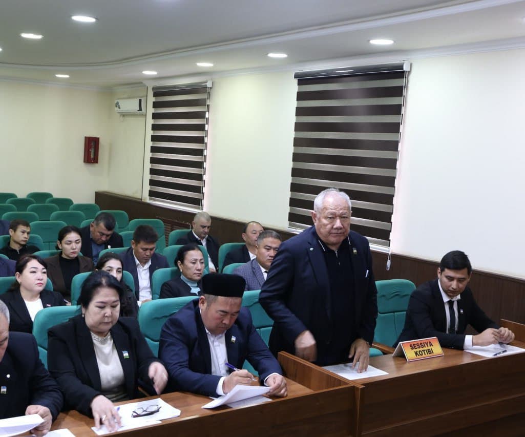 XALQ DEPUTATLARI PAXTAKOR TUMAN KENGASHINING YETTINCHI CHAQIRIQ YIGIRMA UCHINCHI SESSIYASI O‘TKAZILDI.