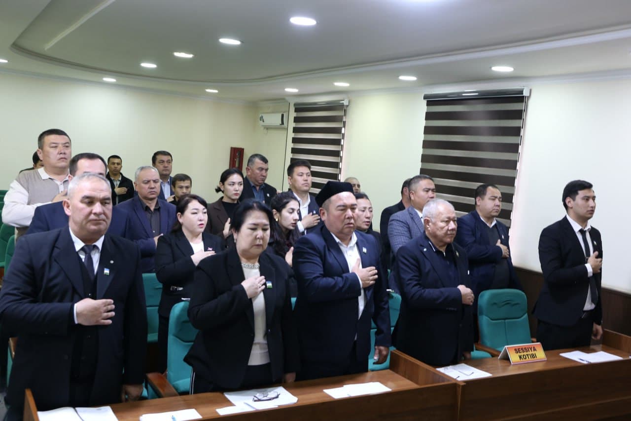 XALQ DEPUTATLARI PAXTAKOR TUMAN KENGASHINING YETTINCHI CHAQIRIQ YIGIRMA UCHINCHI SESSIYASI O‘TKAZILDI.