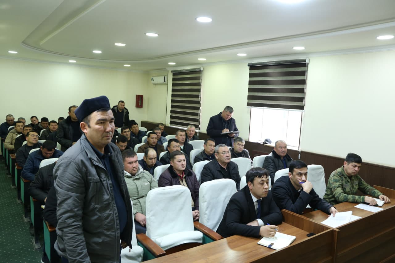 Paxtakor tumanida qishloq xo‘jaligi masalalari yuzasidan tanqidiy yig‘ilish o‘tkazildi
