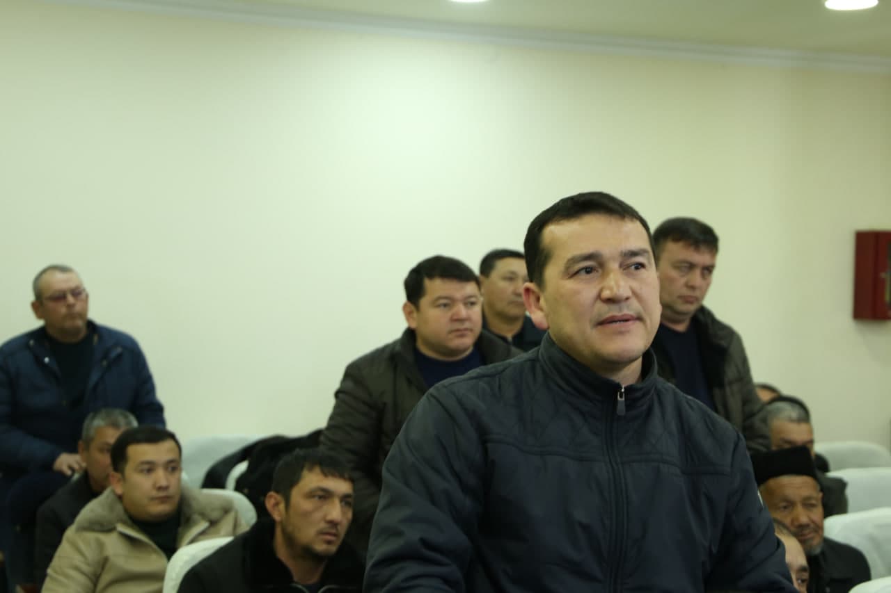 Paxtakor tumanida qishloq xo‘jaligi masalalari yuzasidan tanqidiy yig‘ilish o‘tkazildi