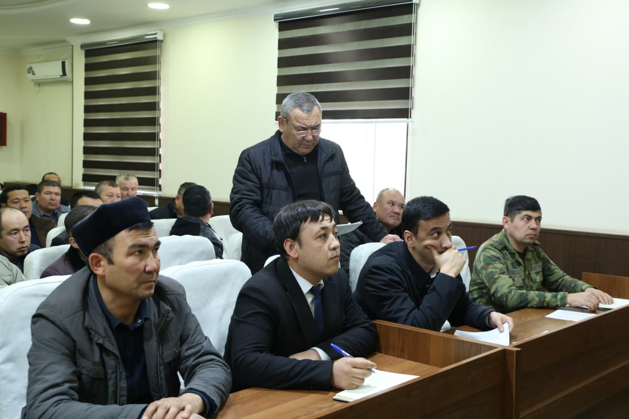 Paxtakor tumanida qishloq xo‘jaligi masalalari yuzasidan tanqidiy yig‘ilish o‘tkazildi