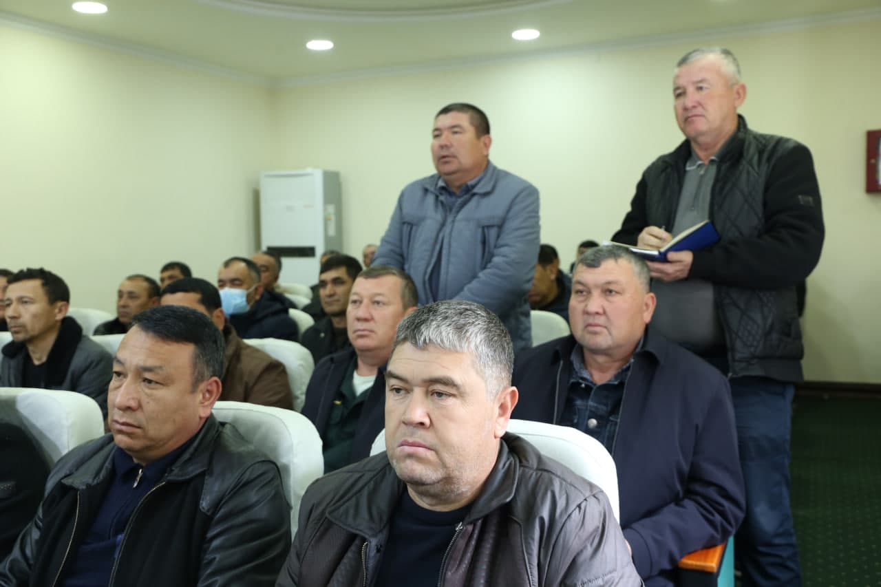 Paxtakor tumanida qishloq xo‘jaligi masalalari yuzasidan tanqidiy yig‘ilish o‘tkazildi