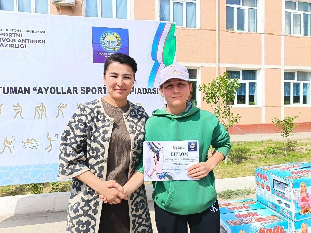 Paxtakor tumanida xotin-qizlar o‘rtasida o‘tkazilgan “Ayollar sport olimpiadasi”