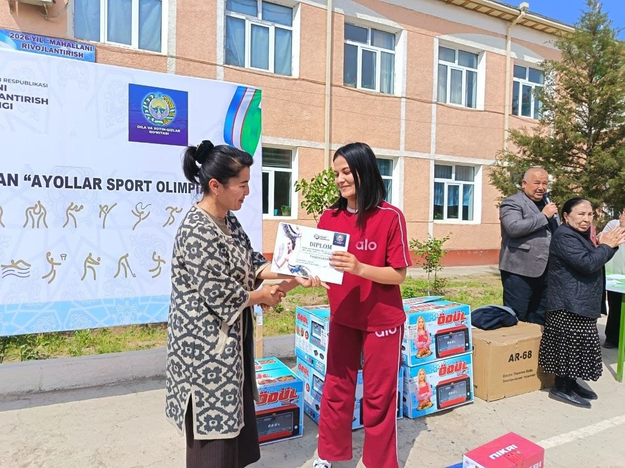Paxtakor tumanida xotin-qizlar o‘rtasida o‘tkazilgan “Ayollar sport olimpiadasi”