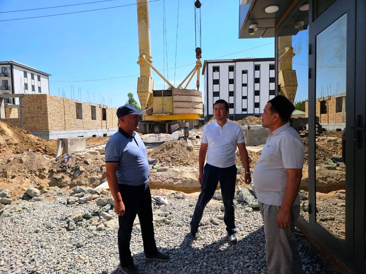 KO‘P QAVATLI UYLARDA QURILISH ISHLARI O‘RGANILDI