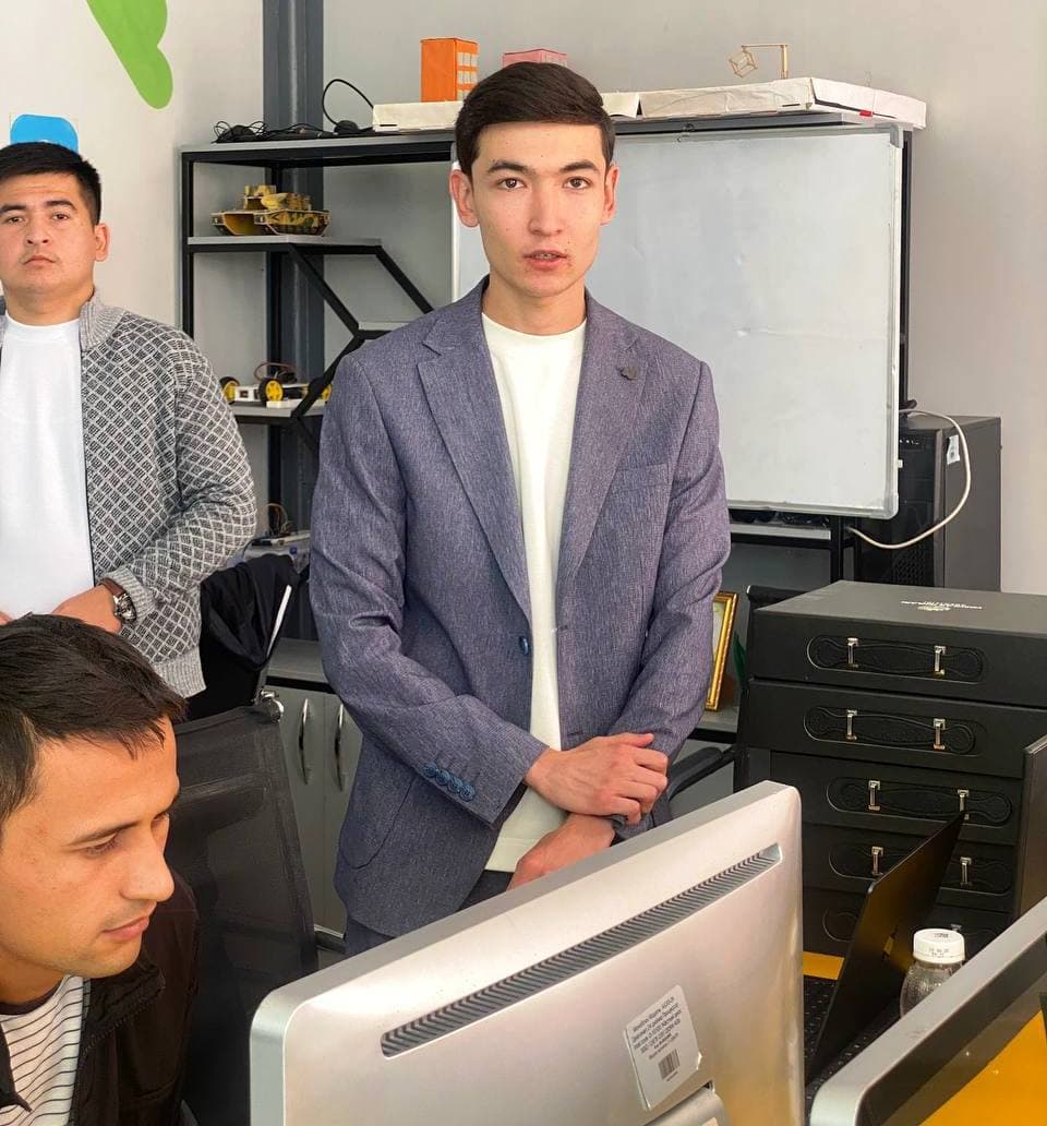 Innovatsion rivojlanish agentligi boshqarma boshlig‘i Sanjar Berdiyev Paxtakor tumaniga tashrif buyurdi.