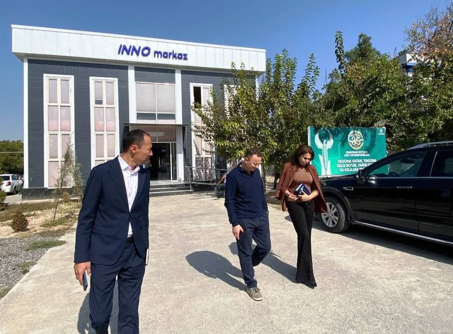 Innovatsion rivojlanish agentligi boshqarma boshlig‘i Sanjar Berdiyev Paxtakor tumaniga tashrif buyurdi.
