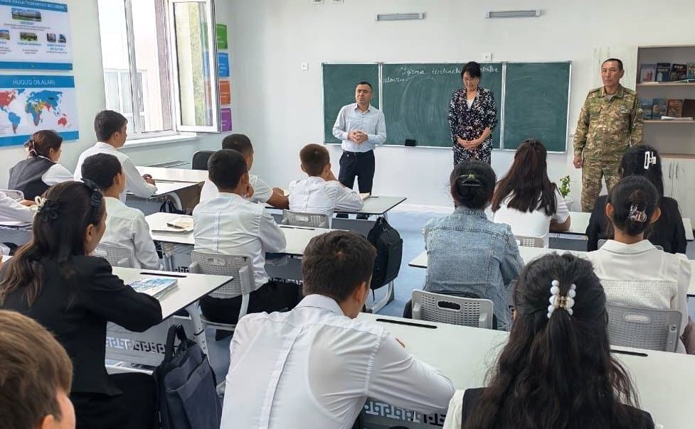 Paxtakor tuman adliya bo‘limi xodimlari ishtirokida ochiq dars o‘tkazildi.