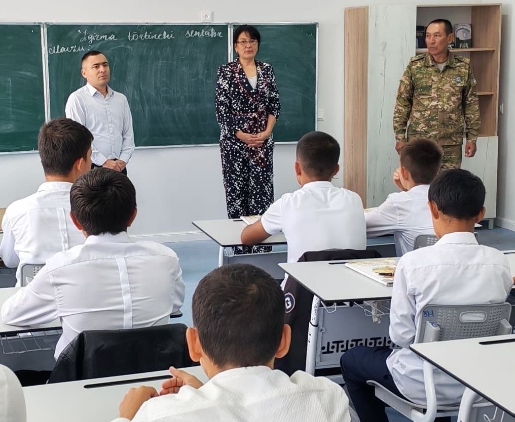 Paxtakor tuman adliya bo‘limi xodimlari ishtirokida ochiq dars o‘tkazildi.