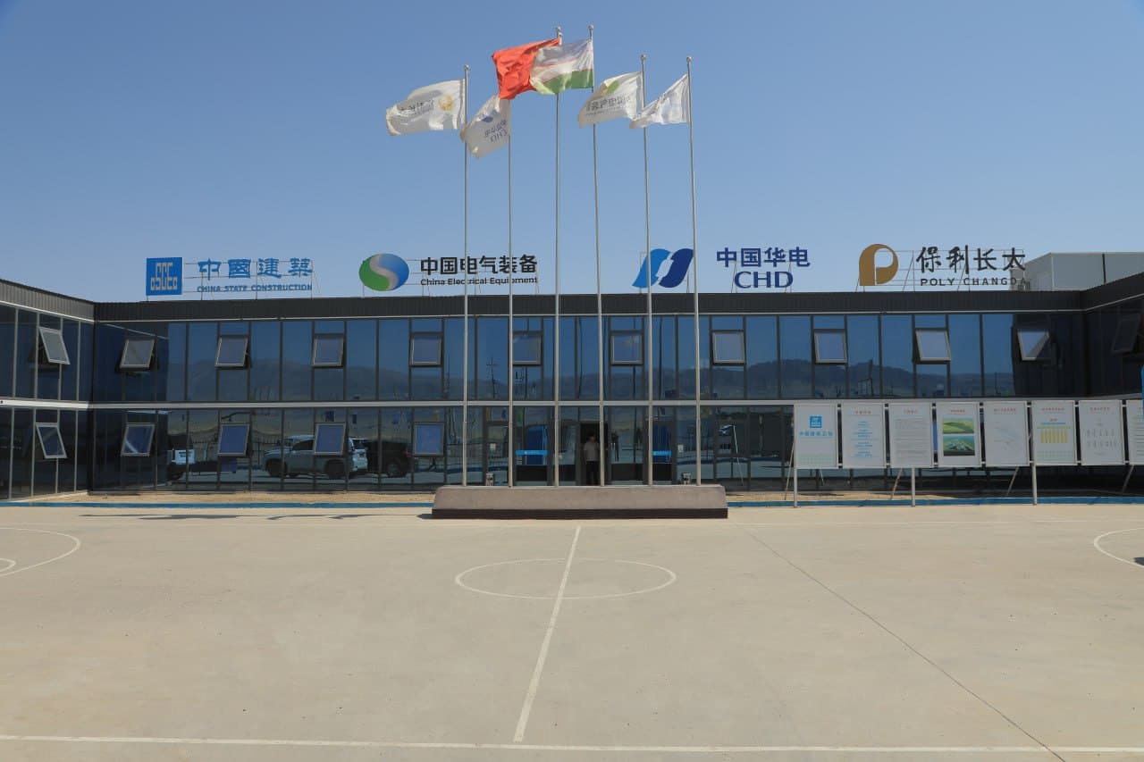 QUYOSHGA YUZ TUTGAN FORISH