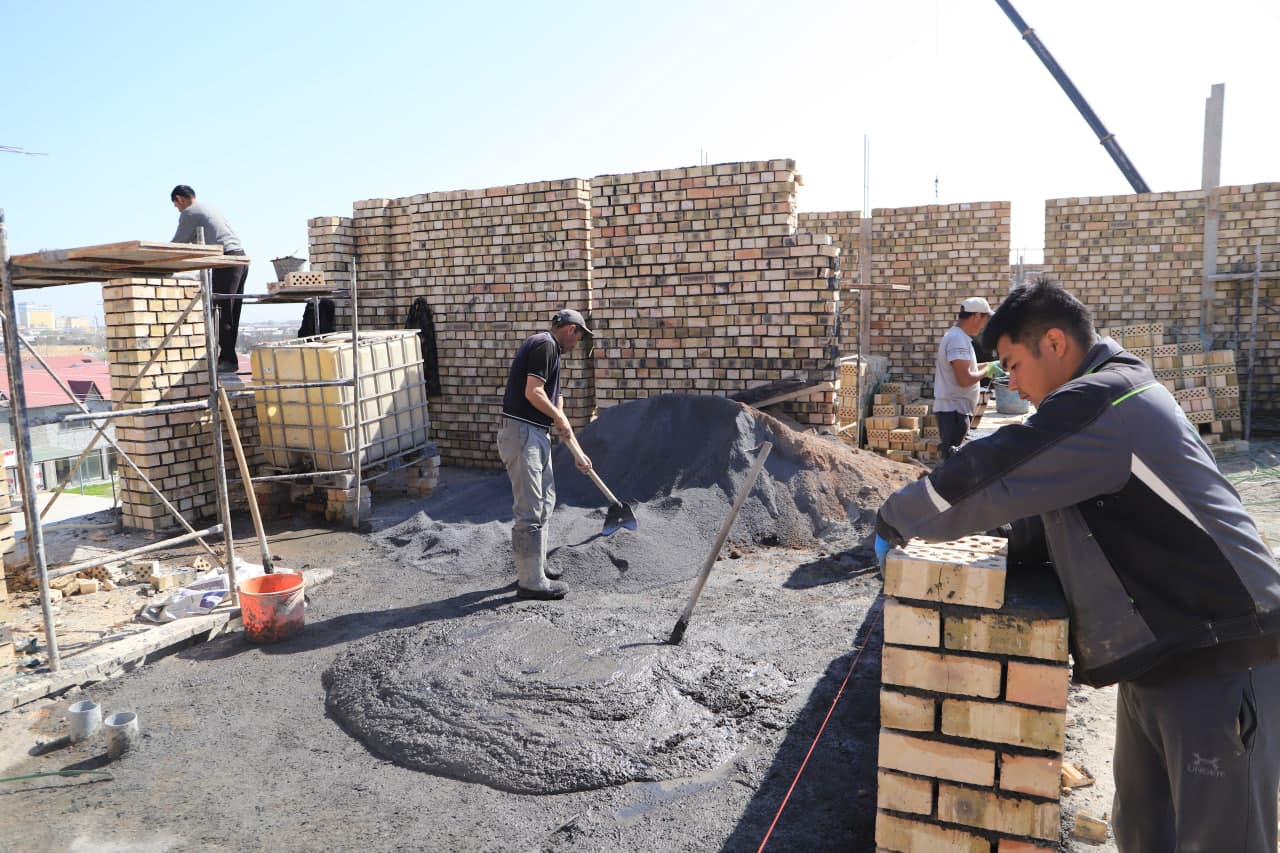 “Yangi O‘zbekiston” massivi: Do‘stlik tumanida yangi turar joylar barpo etilmoqda