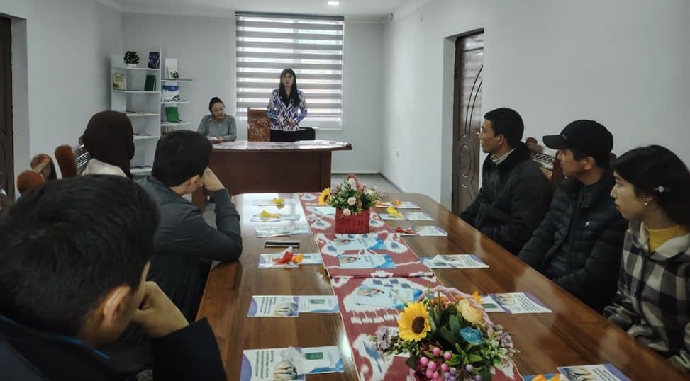 Do‘stlik tumanidagi "Oila maktabi" da yoshlarga oilaviy hayot saboqlari o‘tildi