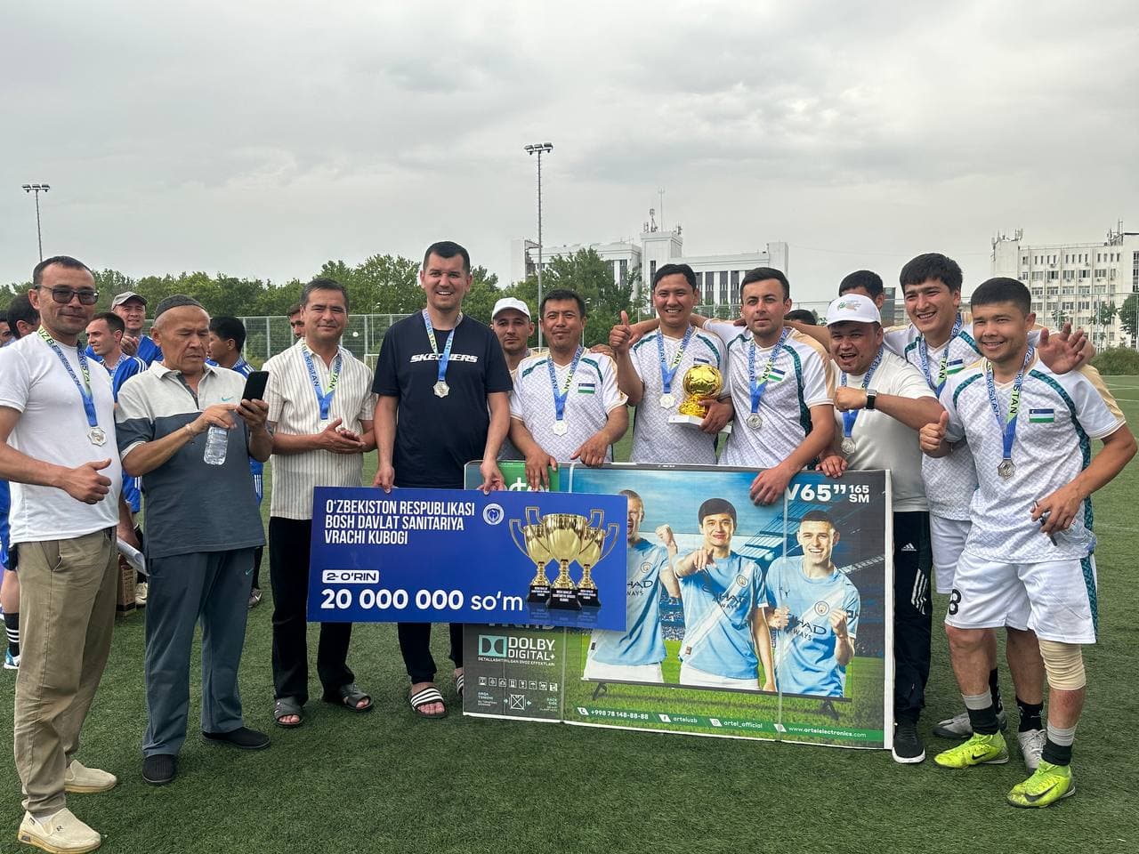 “O‘ZBEKISTON RESPUBLIKASI BOSH DAVLAT SANITARIYA VRACHI KUBOGI” UCHUN FUTBOL MUSOBAQASI G’OLIBLARI TAQDIRLANDI