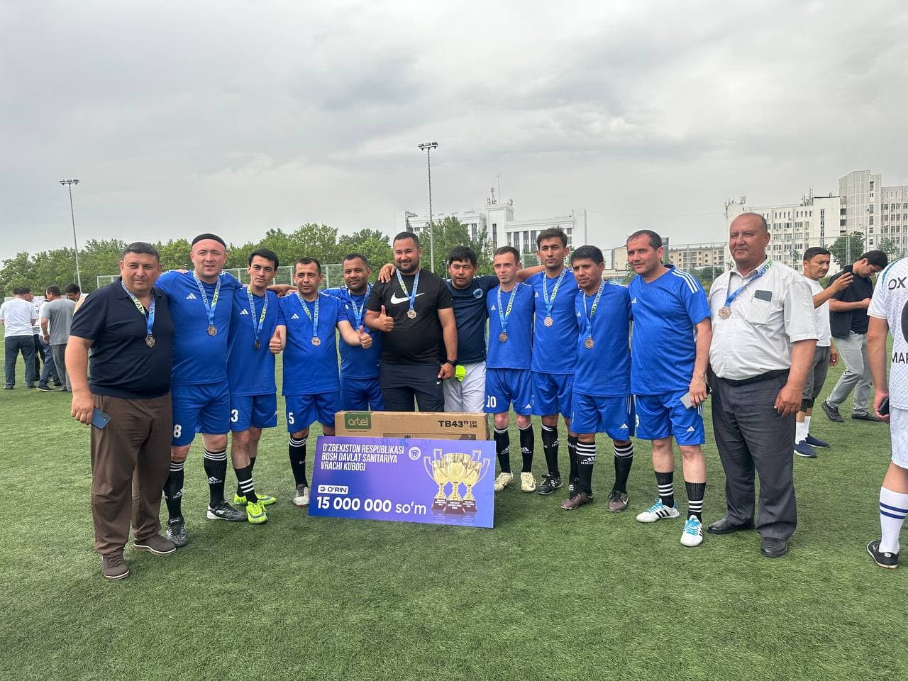 “O‘ZBEKISTON RESPUBLIKASI BOSH DAVLAT SANITARIYA VRACHI KUBOGI” UCHUN FUTBOL MUSOBAQASI G’OLIBLARI TAQDIRLANDI