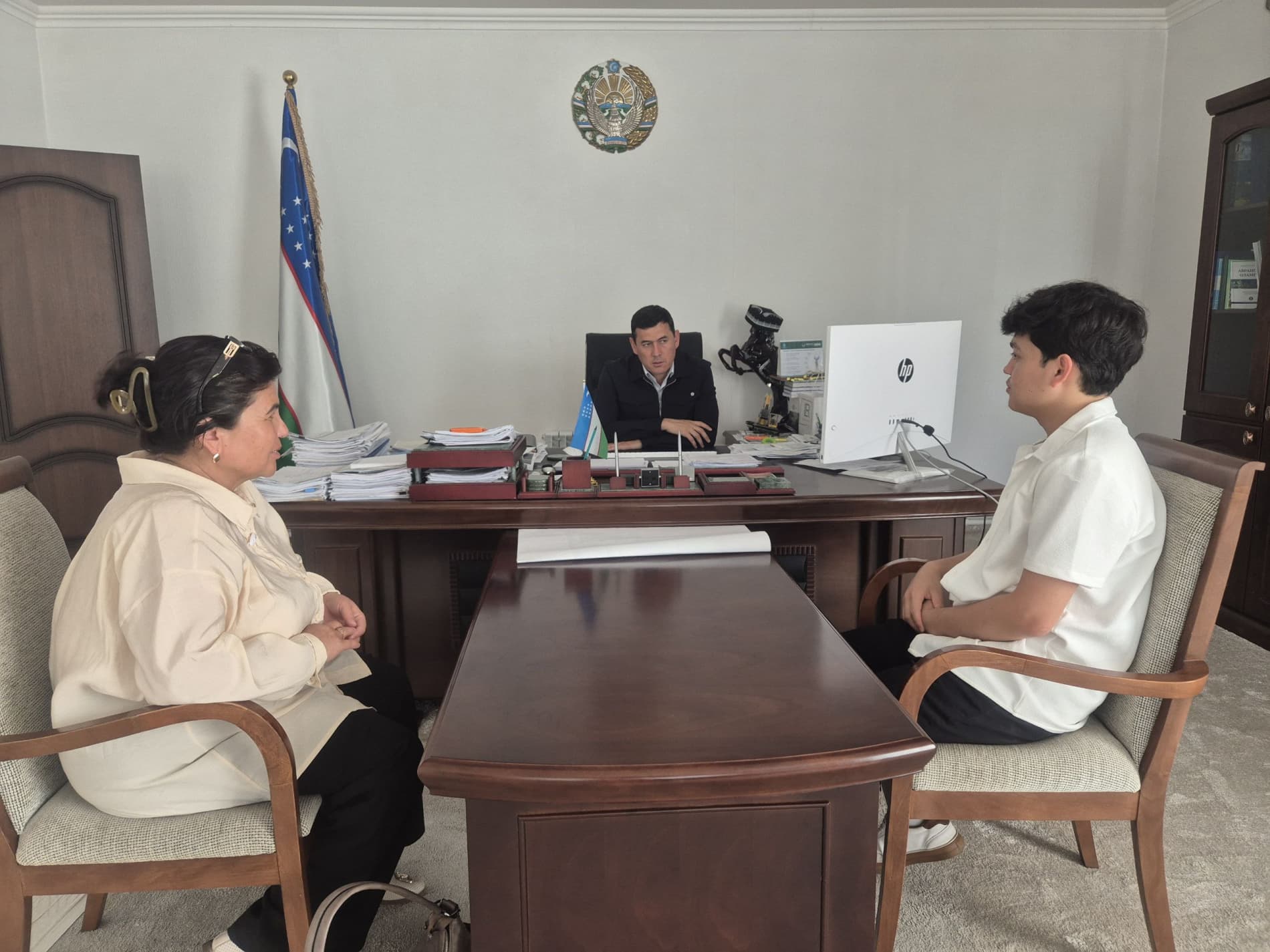 Arnasoy tumani hokimi AQShda tahsil olayotgan yosh bilan uchrashdi