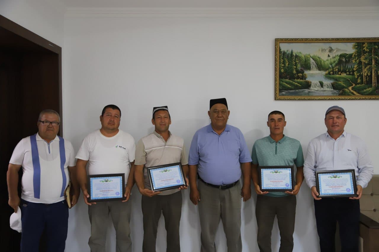 MEHNAT E’TIBORDA: ILK BO‘LIB SHARTNOMANI BAJARGAN FERMERLAR RAG‘BATLANTIRILDI