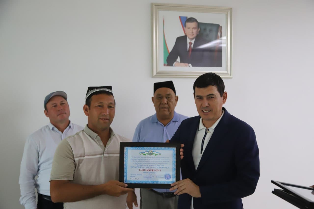 MEHNAT E’TIBORDA: ILK BO‘LIB SHARTNOMANI BAJARGAN FERMERLAR RAG‘BATLANTIRILDI