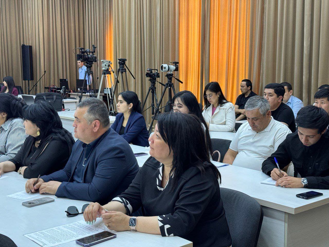 Ko'p kvartirali uylarni boshqarish sohasida amalga oshirilayotgan ishlar natijadorligi" mavzusida matbuot anjumani