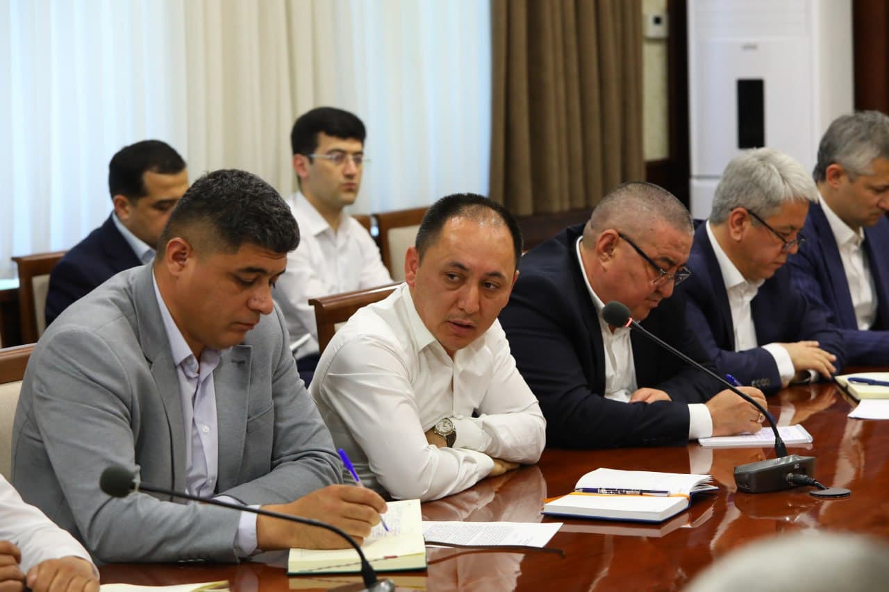 Qurilish va uy-joy kommunal xo'jaligi vazirligida korrupsiyaga qarshi kurash va komplayens-nazorati tizimini takomillashtirishga qaratilgan yig‘ilish bo‘lib o‘tdi