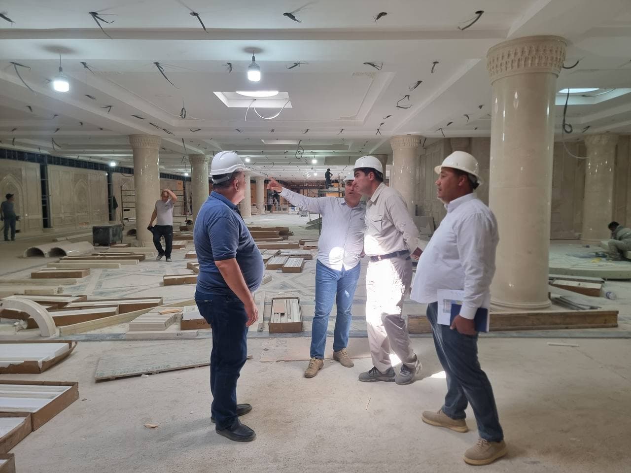 Imom al-Buxoriy majmuasi hududida barpo etilayotgan mehmonxonalar holati o‘rganildi