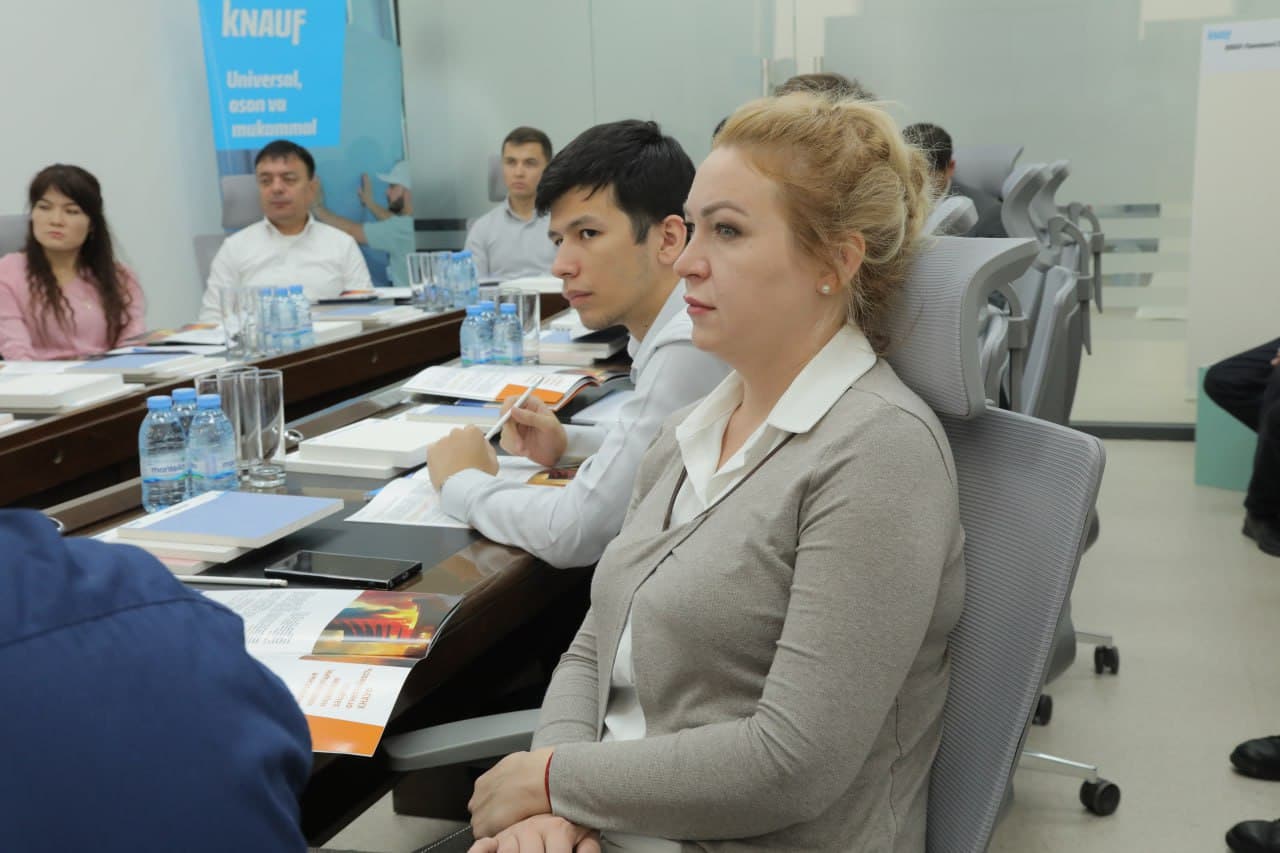 Vazirlik xodimlari uchun KNAUF kompaniyasi bilan hamkorlikda seminar-trening tashkil etildi