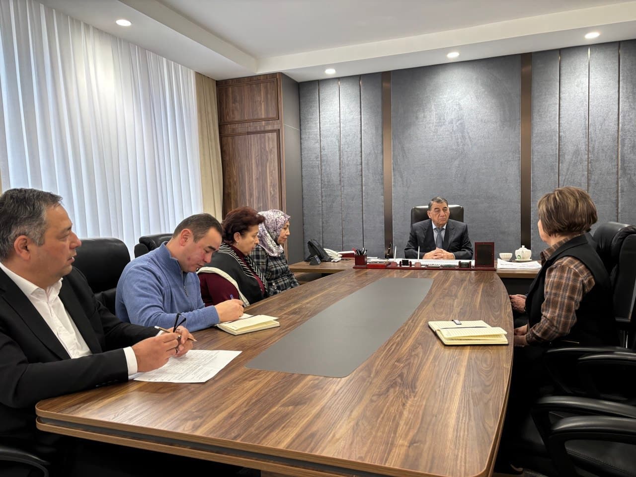 Arxitektura va qurilish sohasi faxriylari ishtirokida davra suhbati tashkil etildi