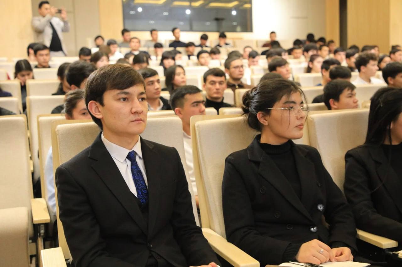 “Rahbar va yoshlar” uchrashuvi samimiy muloqot va yangi tashabbuslarga boy bo‘ldi