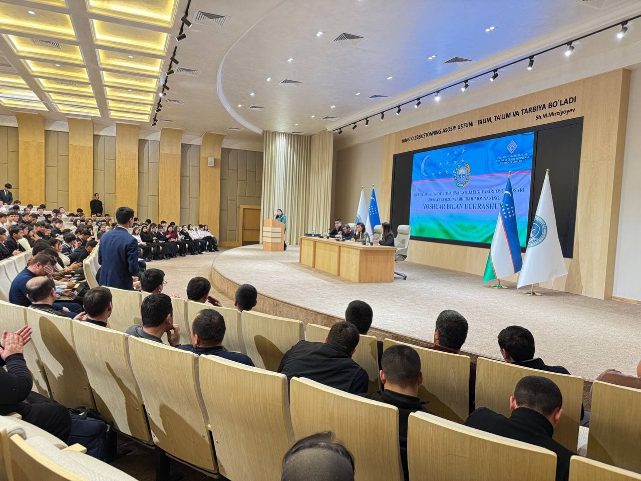 “Rahbar va yoshlar” uchrashuvi samimiy muloqot va yangi tashabbuslarga boy bo‘ldi