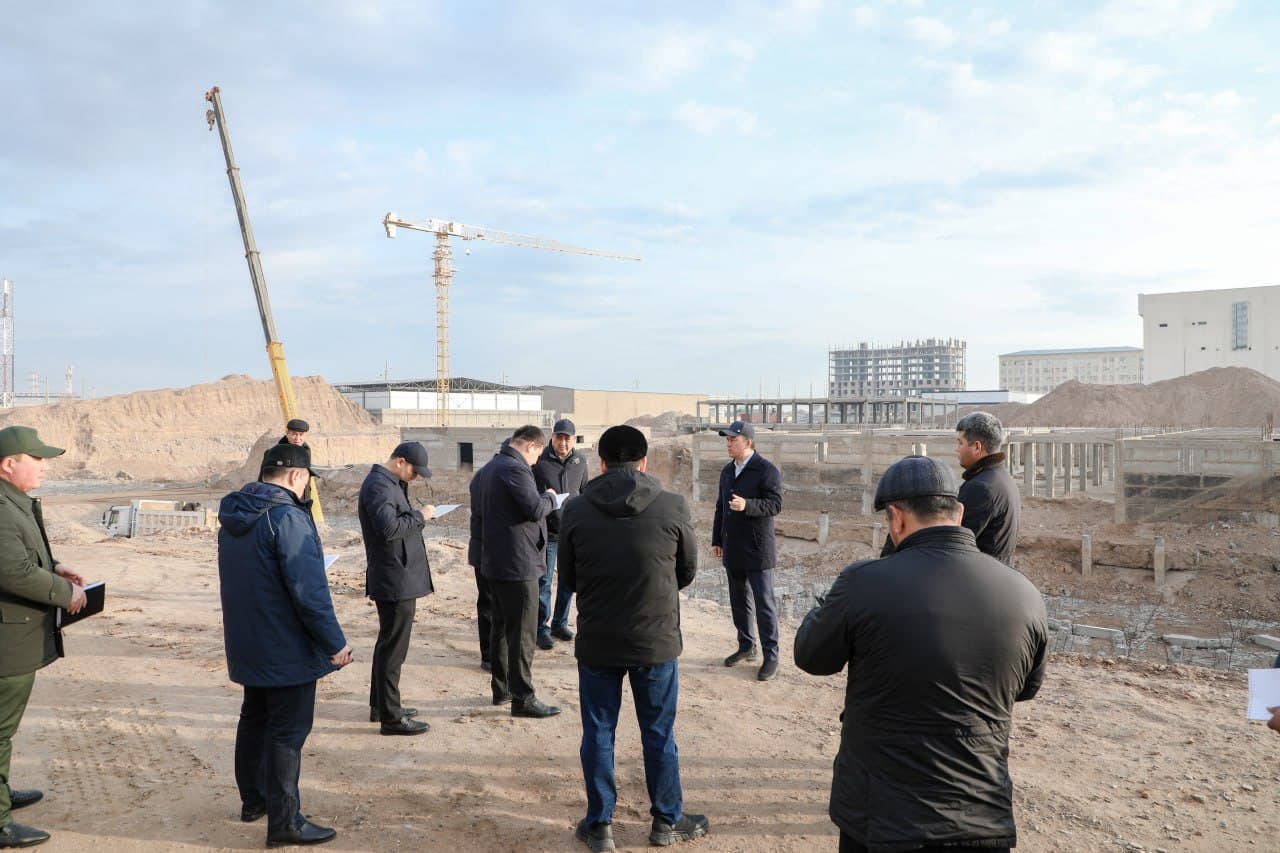 Surxondaryoda turar joylar va ijtimoiy obyektlar qurilishi ijrosi o‘rganildi