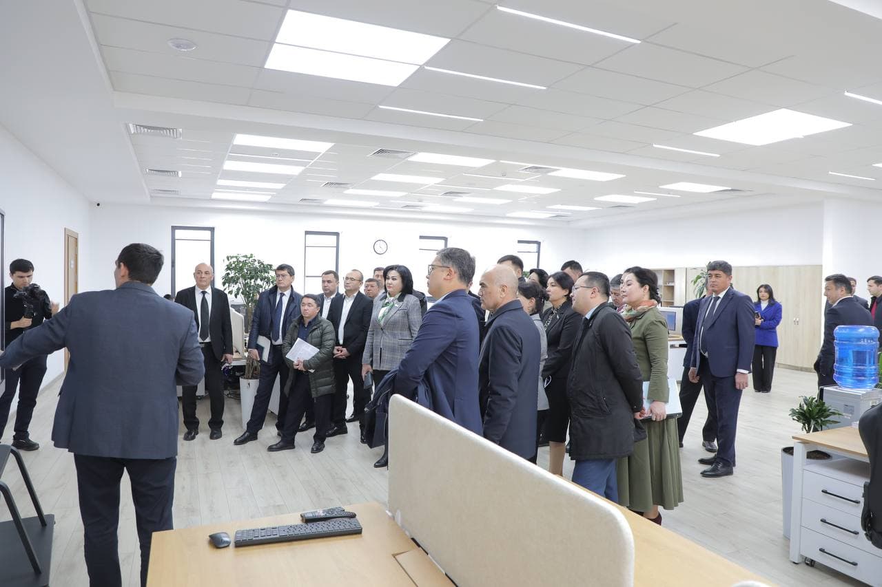 Qonunchilik palatasi deputatlari AKT rivojlantirish Respublika markazi faoliyati bilan tanishtirildi